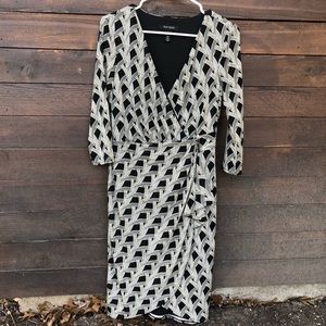 White House Black Market Dress • 4 • Very Nice